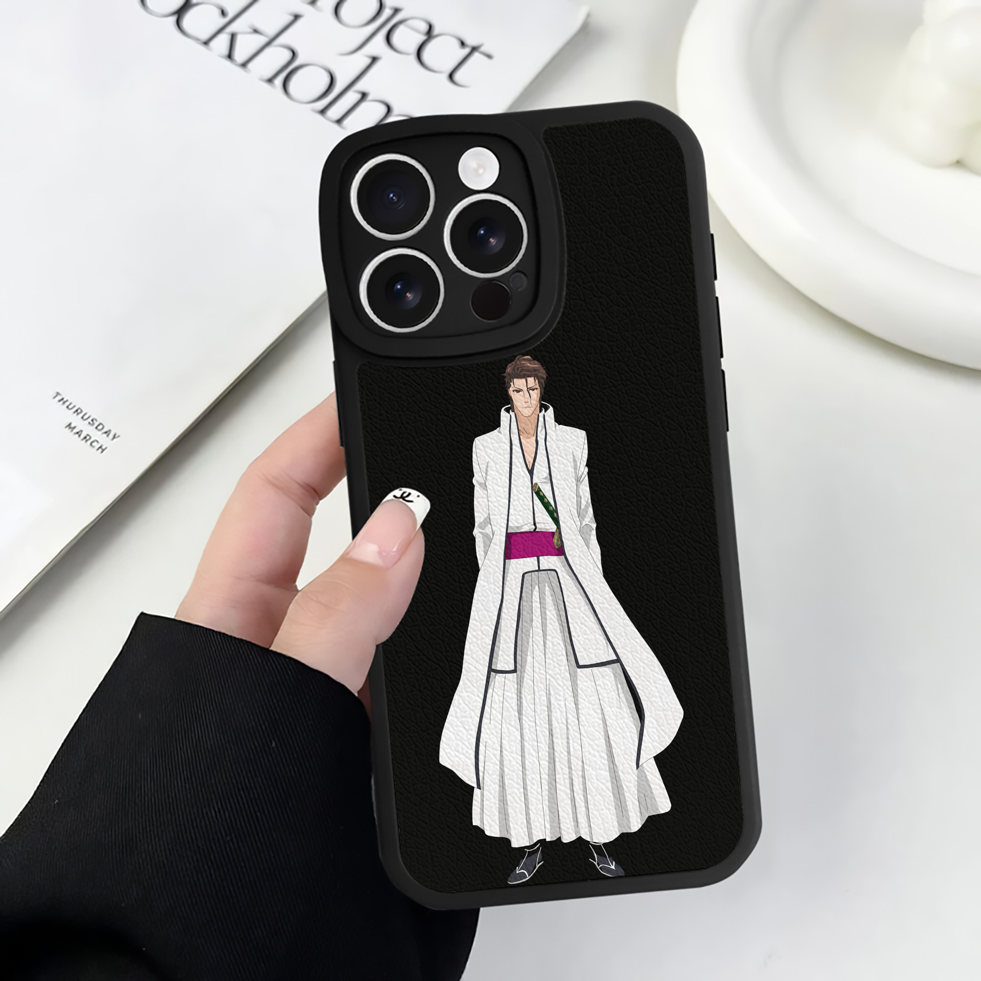（画像用） ブリーチ 藍染 惣右介（あいぜん そうすけ） BLEACH Aizen Sousuke 【iPhone 16シリーズ対応】シリコンスマホケース（レザー調） 材質：シリコン
